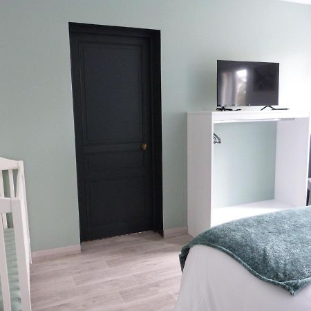 Aux Portes Des Lacs Ardres Exterior photo