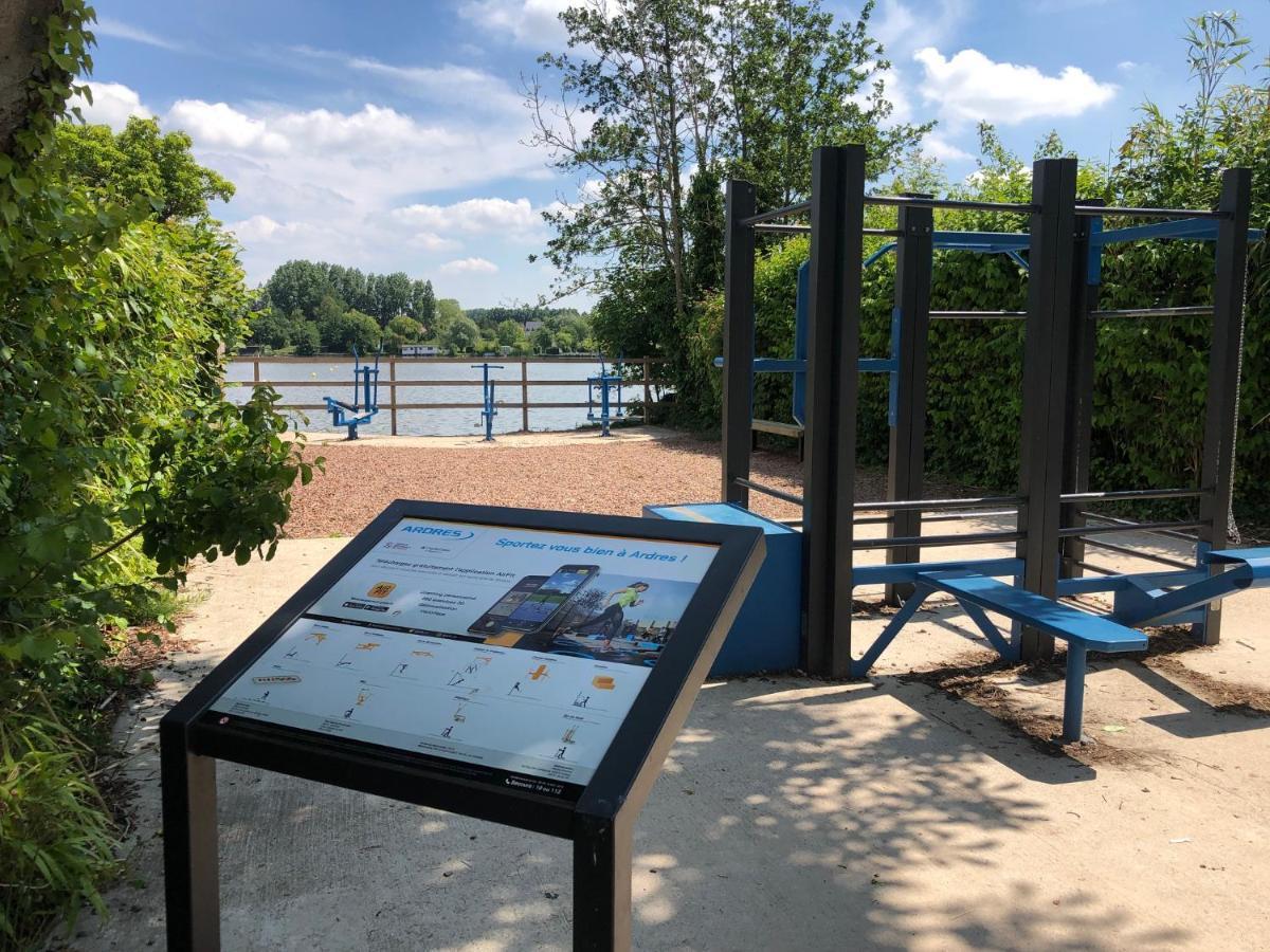 Aux Portes Des Lacs Ardres Exterior photo