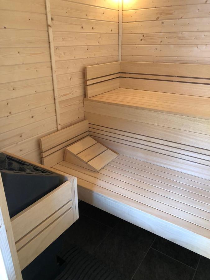 Aux Portes Des Lacs Ardres Exterior photo